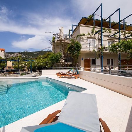 Apartments Zambarlin Komiza Bagian luar foto