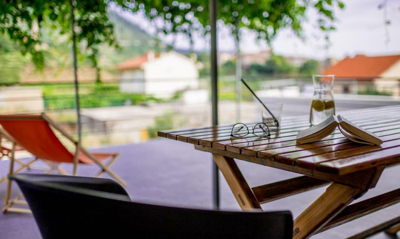 Apartments Zambarlin Komiza Bagian luar foto