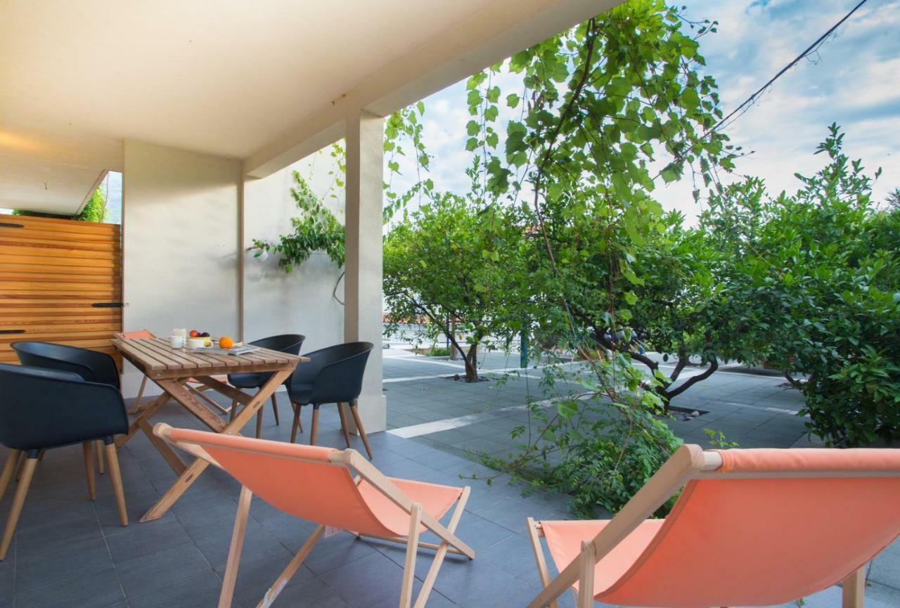Apartments Zambarlin Komiza Bagian luar foto