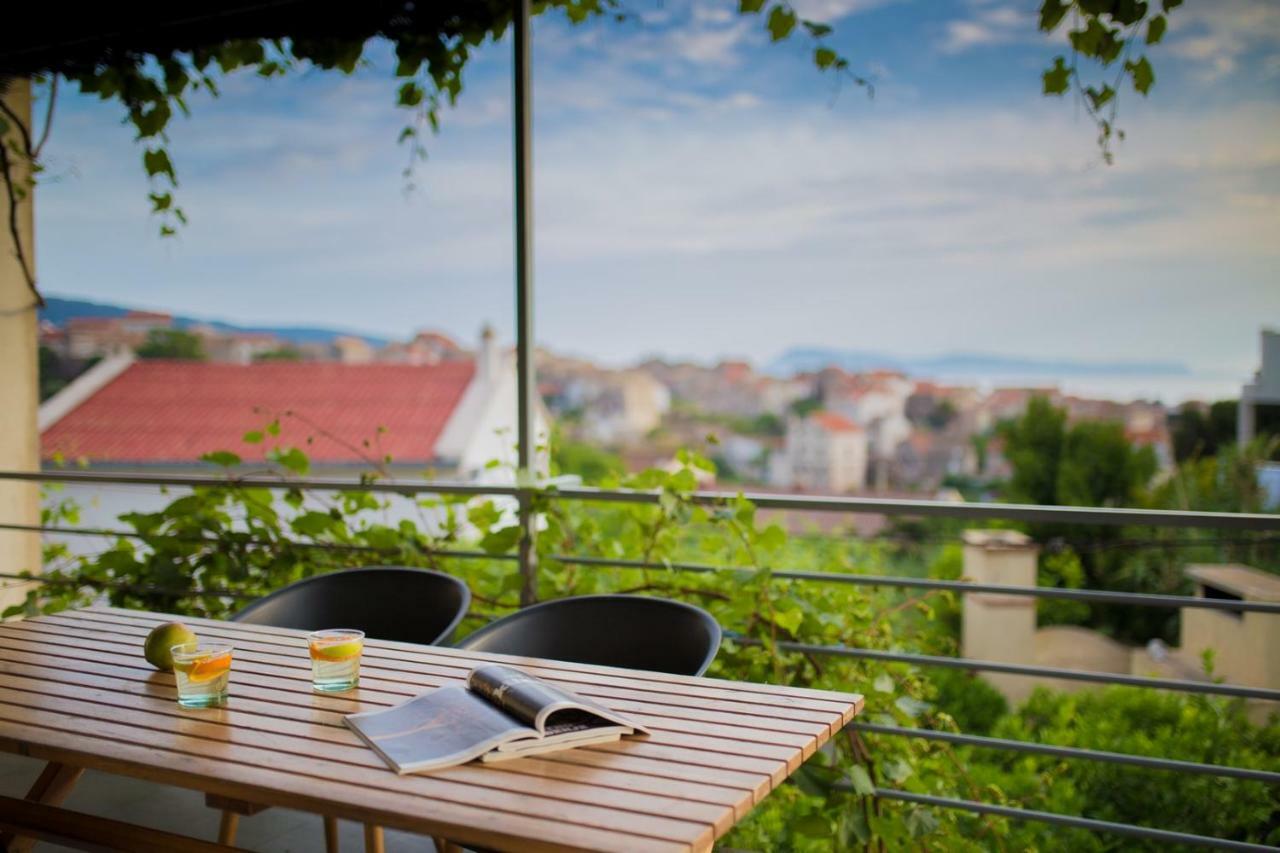 Apartments Zambarlin Komiza Bagian luar foto